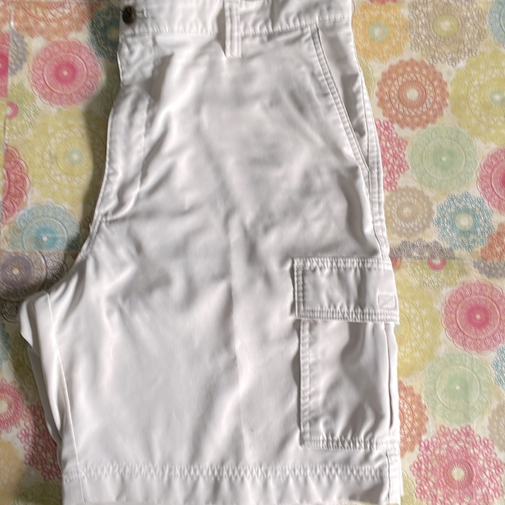 Chaps Performance Men”s Golf Shorts